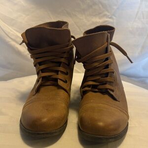 Classic Brown Leather Lace-Up Ankle Boots